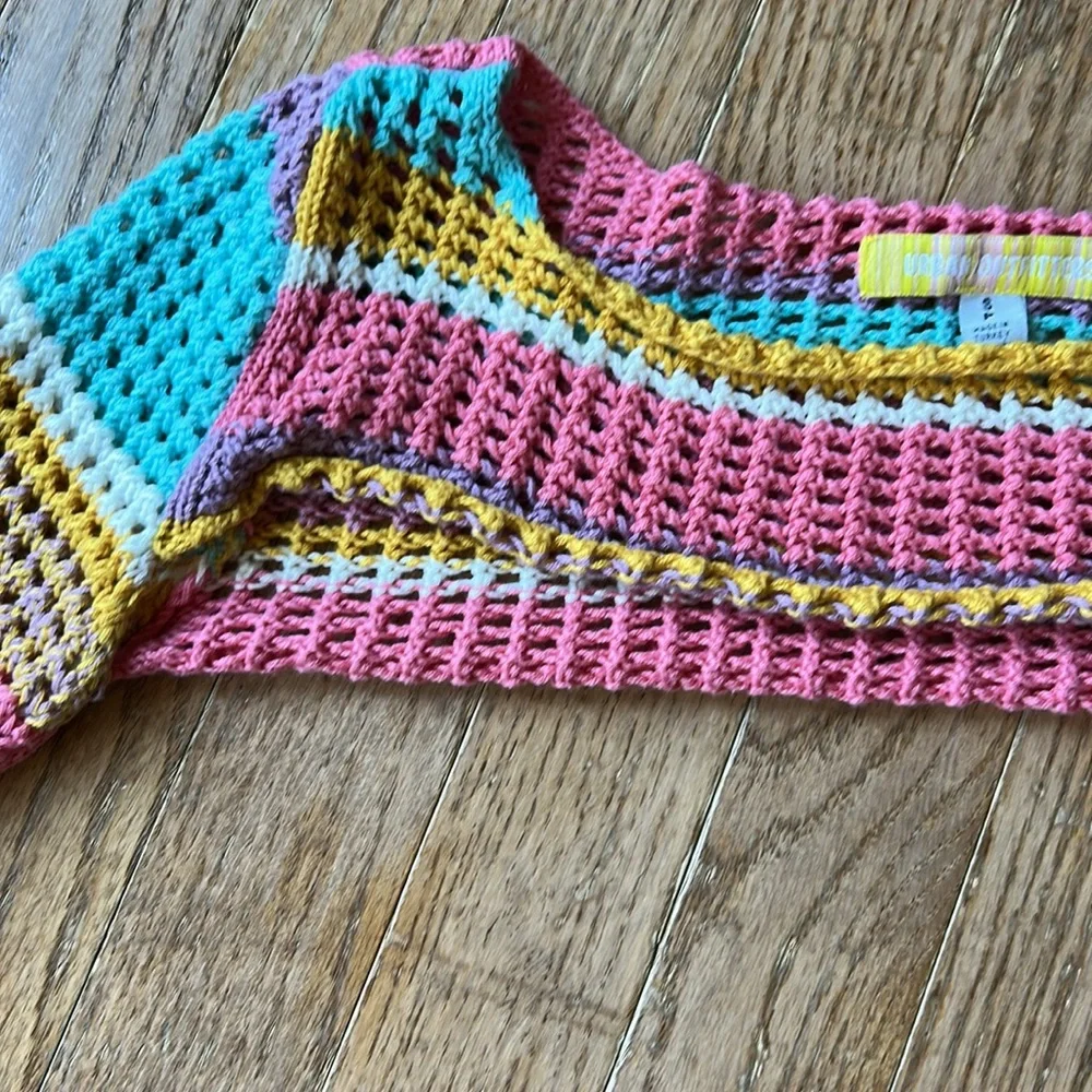 Urban Outfitters crop sweater size small